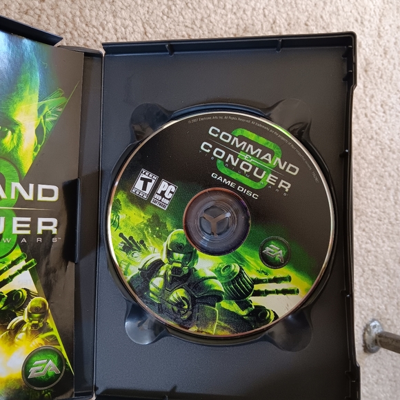 PC DVD Command & Conquer Tiberium Wars Game - Picture 2 of 5